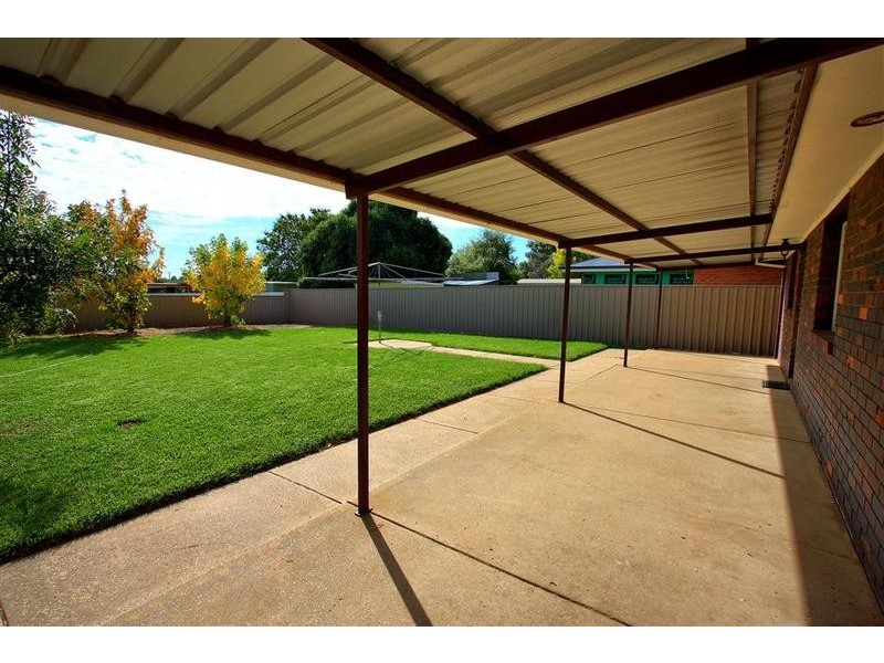 59 Brunskill Avenue, Lake Albert NSW 2650