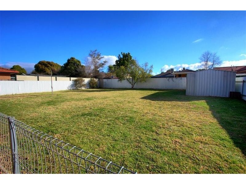 16 Jeeba Place, Glenfield Park NSW 2650