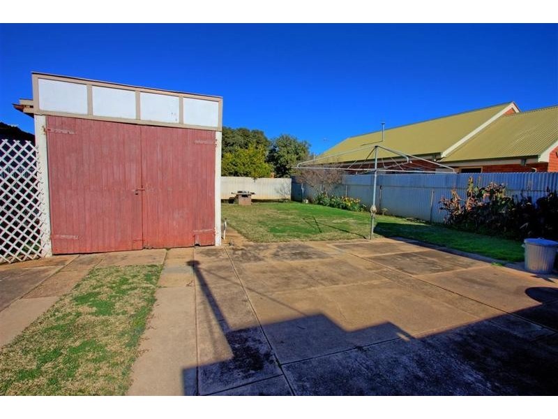 16 Darlow Street, Wagga Wagga NSW 2650