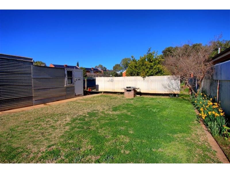 16 Darlow Street, Wagga Wagga NSW 2650