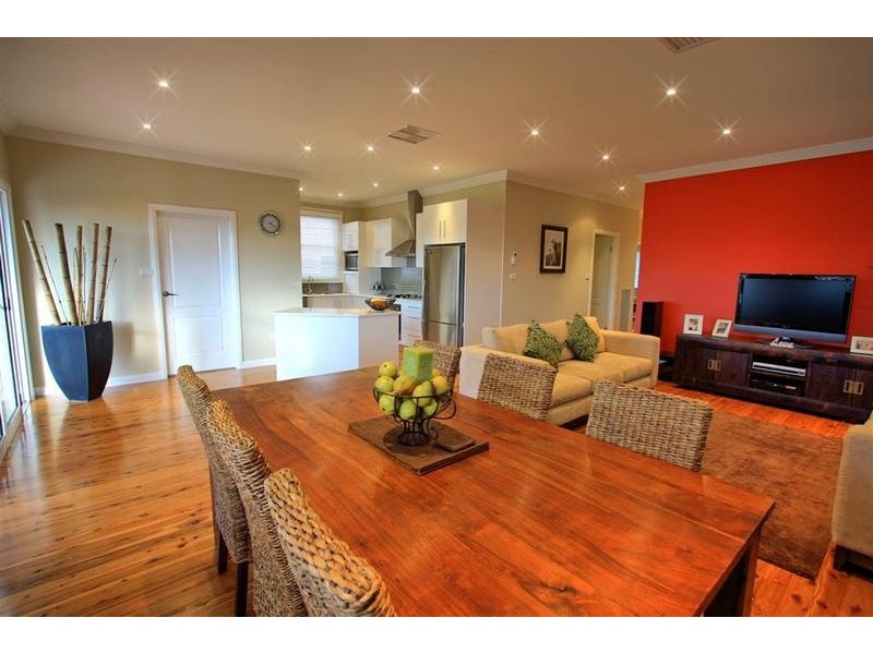 63 Urana Street, Turvey Park NSW 2650