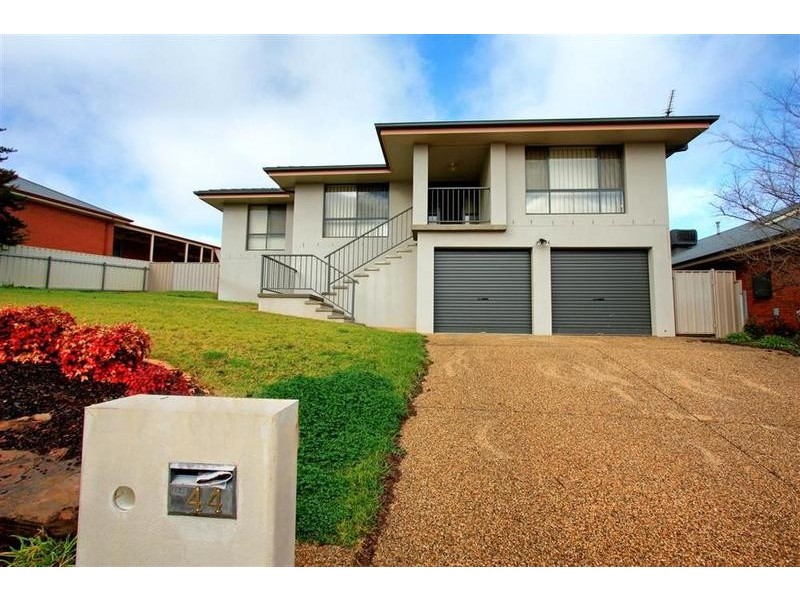 44 Bourkelands Drive, Bourkelands NSW 2650