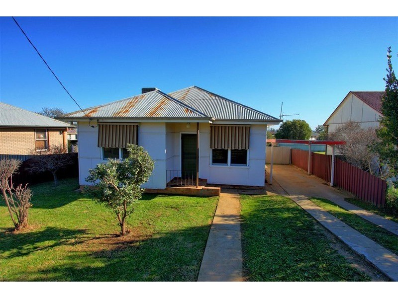 26 Northcott Parade, Mount Austin NSW 2650