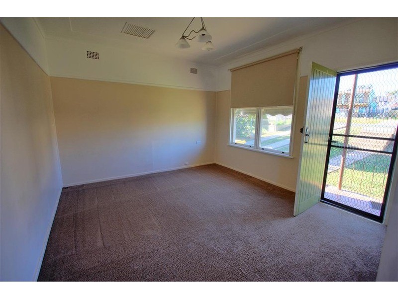 26 Northcott Parade, Mount Austin NSW 2650