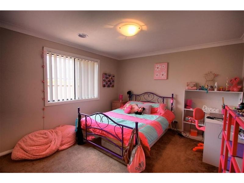 8 Werribee Road, Bourkelands NSW 2650