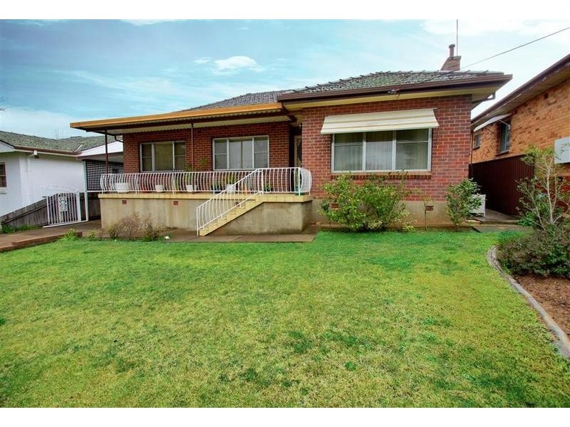 119 Simkin Crescent, Wagga Wagga NSW 2650