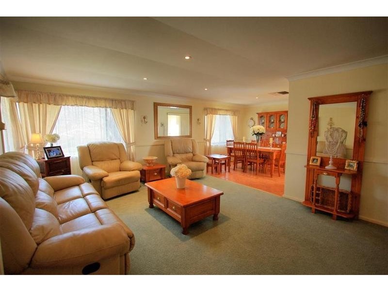 25 Kilpatrick Street, Kooringal NSW 2650