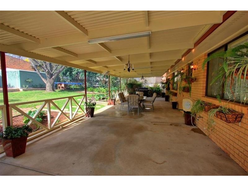 25 Kilpatrick Street, Kooringal NSW 2650