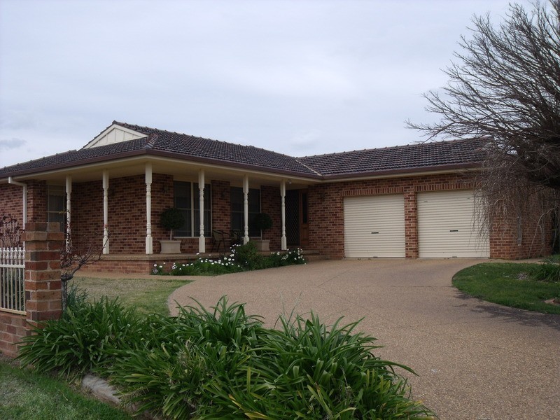45 Berembee Road, Wagga Wagga NSW 2650