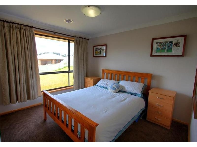 12 Marylands Way, Wagga Wagga NSW 2650