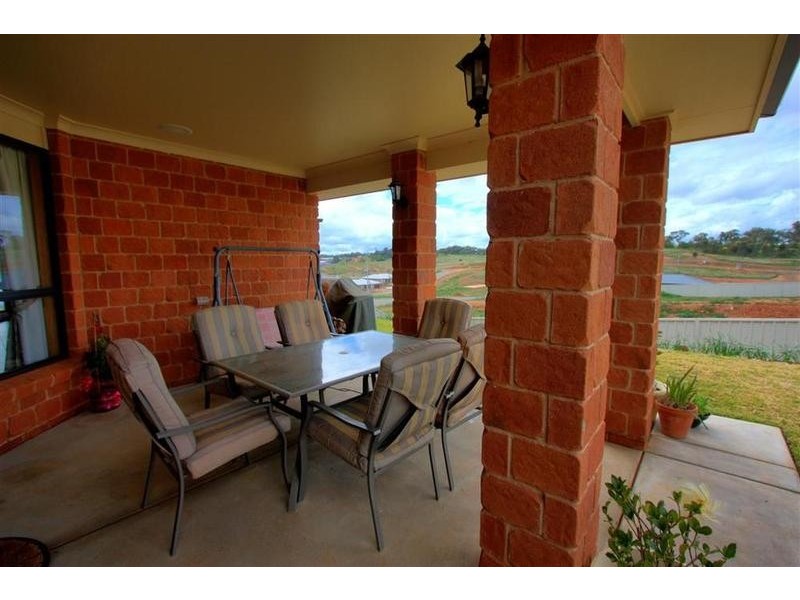 12 Marylands Way, Wagga Wagga NSW 2650