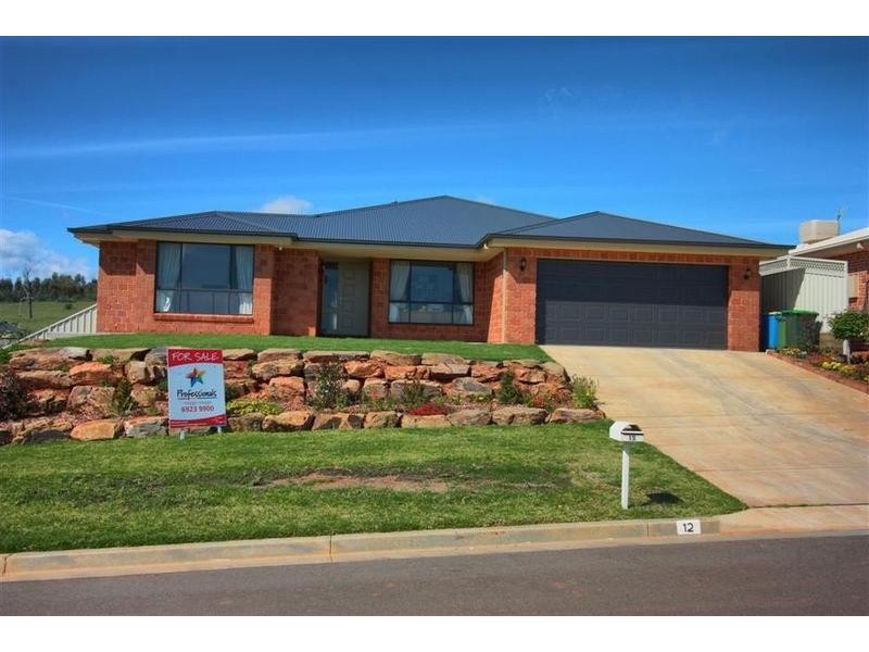 12 Marylands Way, Wagga Wagga NSW 2650