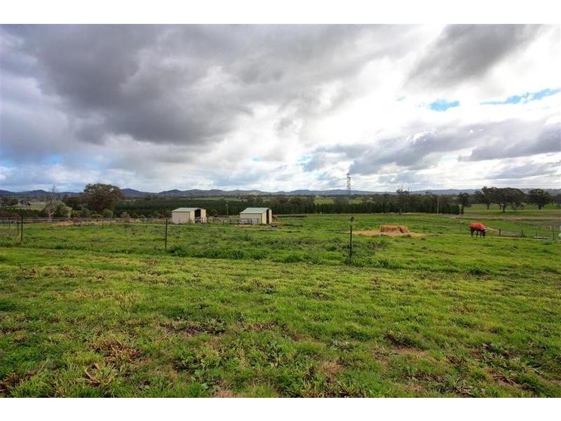 529 Mitchell Road, Lake Albert NSW 2650