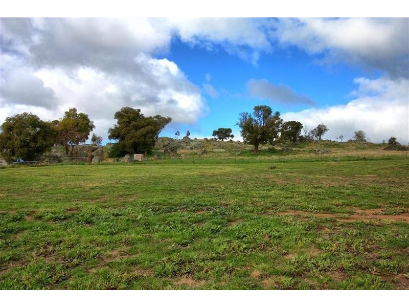 529 Mitchell Road, Lake Albert NSW 2650