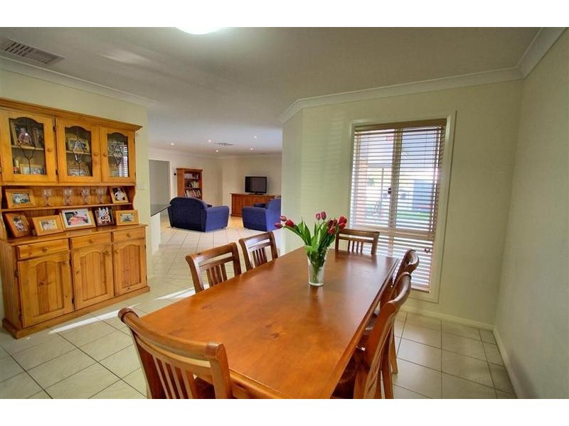 19 Barrima Drive, Glenfield Park NSW 2650