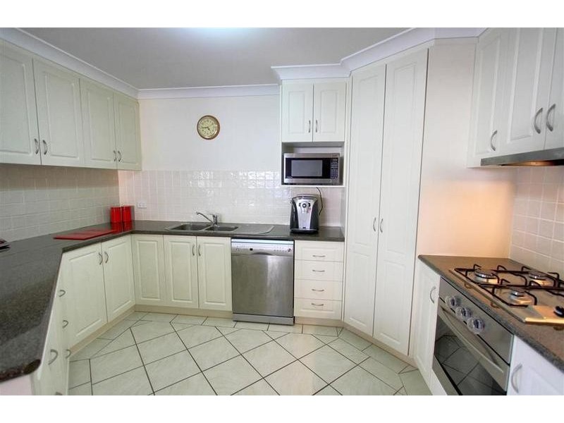 19 Barrima Drive, Glenfield Park NSW 2650