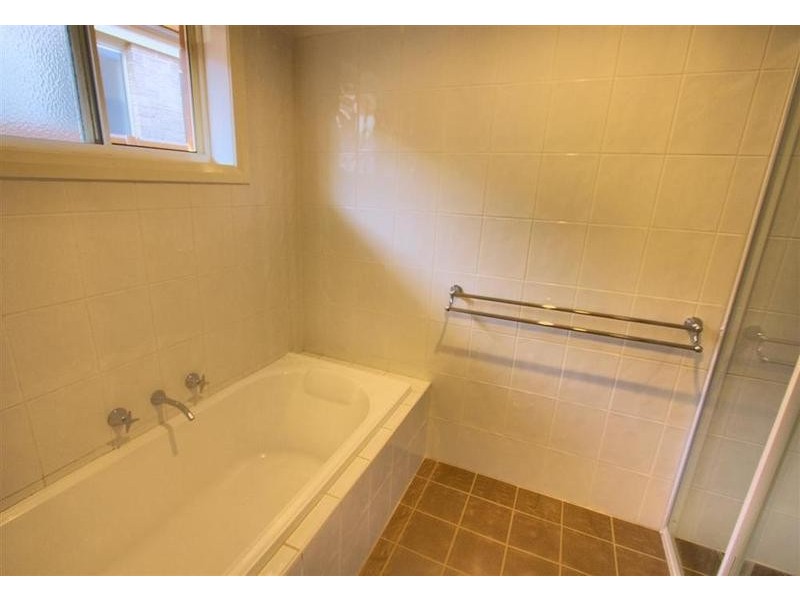 19 Barrima Drive, Glenfield Park NSW 2650