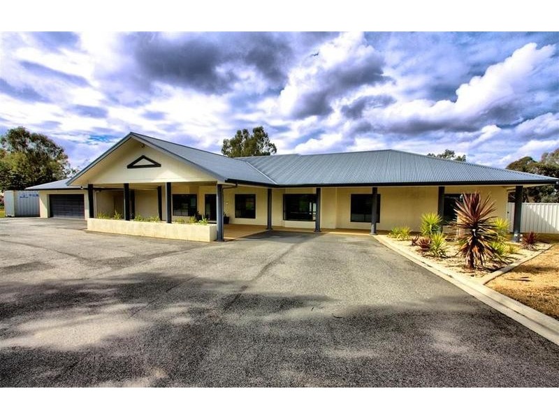 35A Plumpton Road, Lake Albert NSW 2650