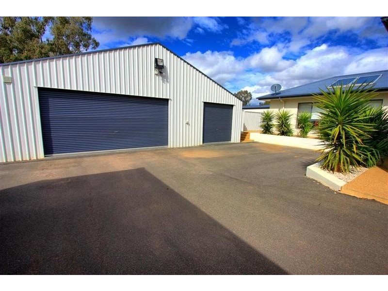 35A Plumpton Road, Lake Albert NSW 2650