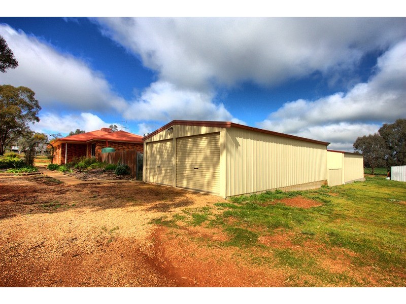 32 Iverach Street, Coolamon NSW 2701