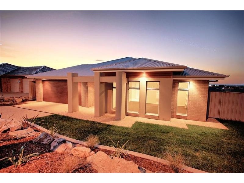 56 Kaloona Drive, Bourkelands NSW 2650