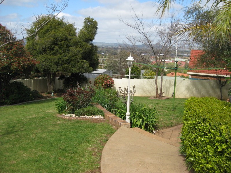 88 Henwood Avenue, Wagga Wagga NSW 2650