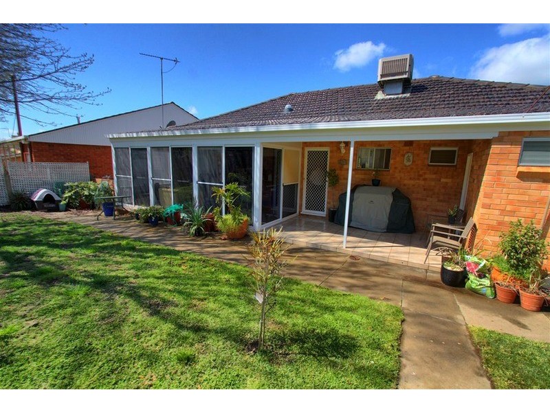 72 Meadow Street, Kooringal NSW 2650
