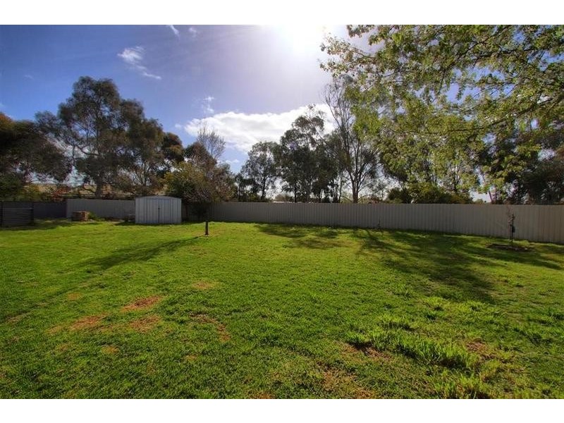 11 Gunyah Place, Glenfield Park NSW 2650