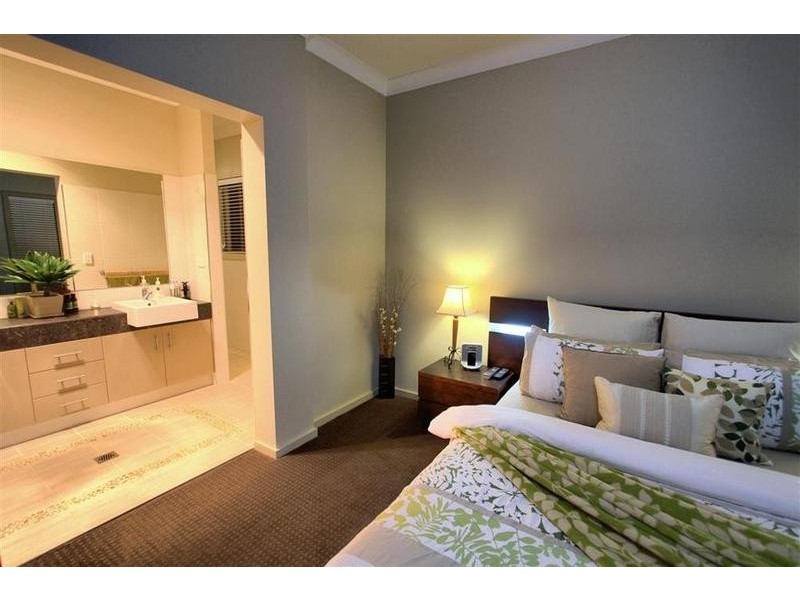 20 Barrington Street, Tatton NSW 2650