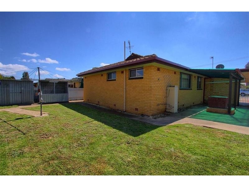 30 Geneva Crescent, Lake Albert NSW 2650