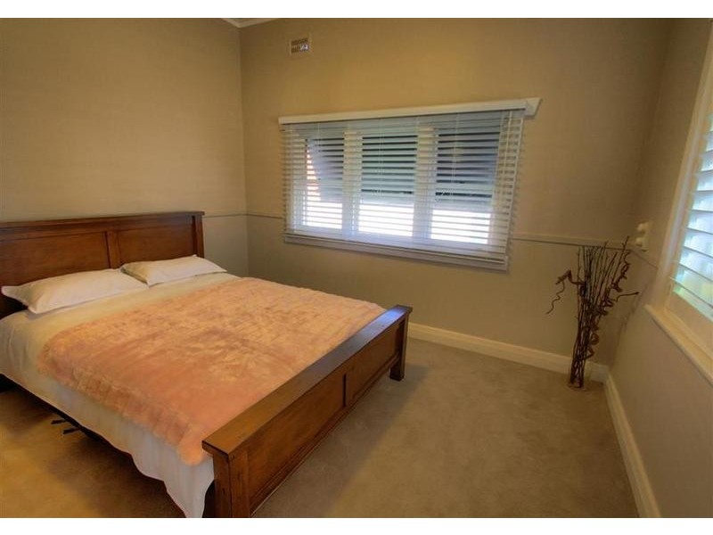 31 Athol Street, Turvey Park NSW 2650