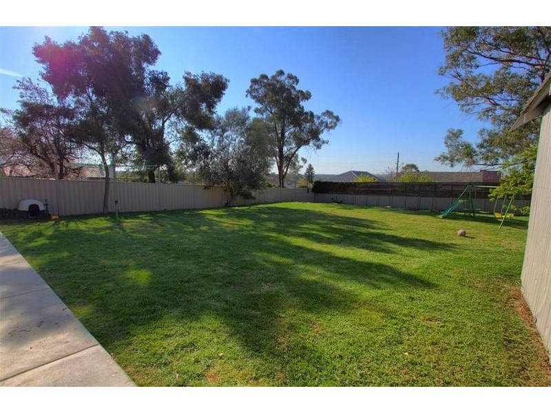 31 Athol Street, Turvey Park NSW 2650