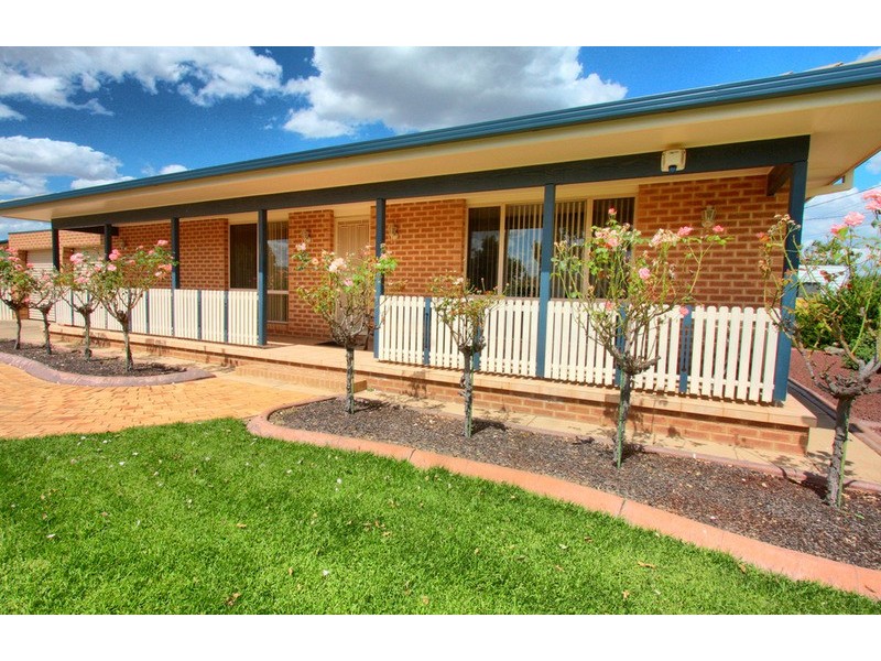 1 Chambers Place, Wagga Wagga NSW 2650