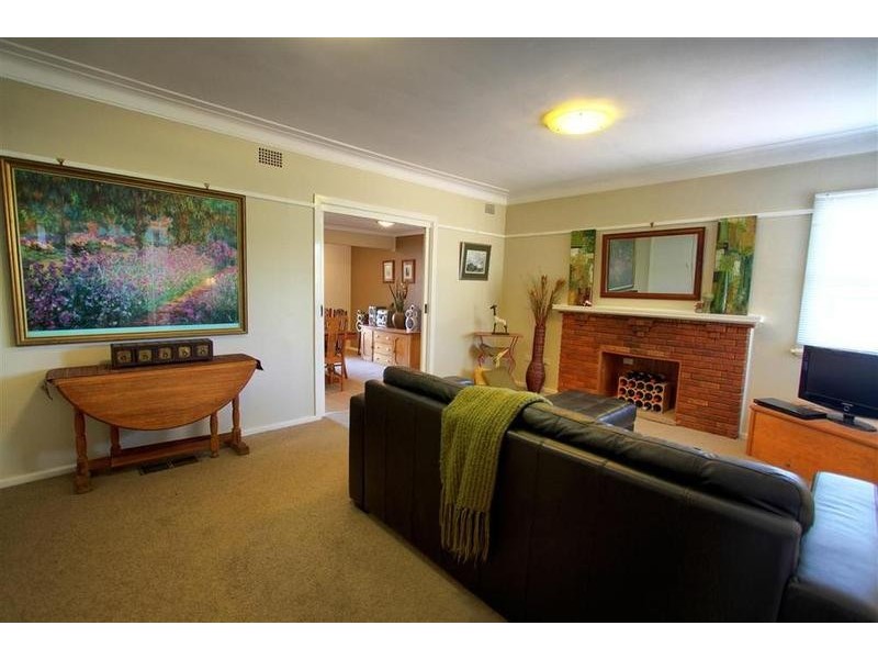 70 Mitchelmore Street, Turvey Park NSW 2650