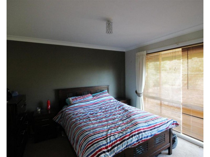 13 Kirrang Avenue, Glenfield Park NSW 2650