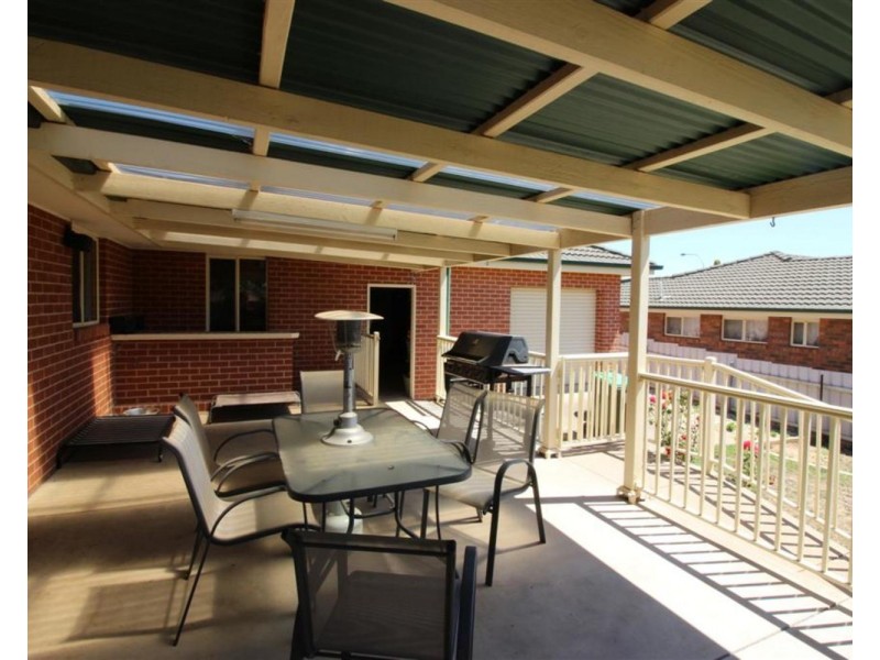 13 Kirrang Avenue, Glenfield Park NSW 2650