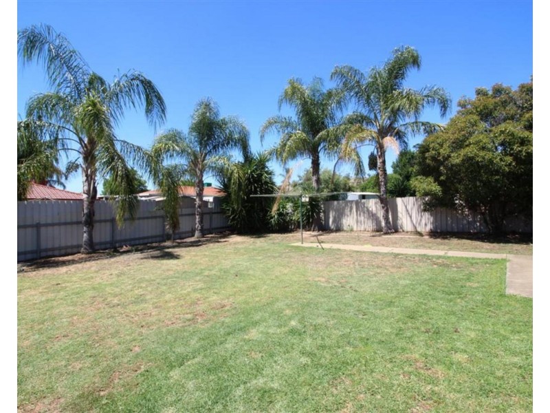 13 Kirrang Avenue, Glenfield Park NSW 2650