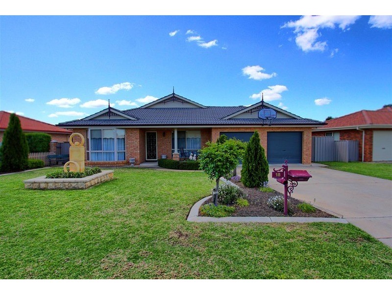 18 Gidgee Place, Glenfield Park NSW 2650