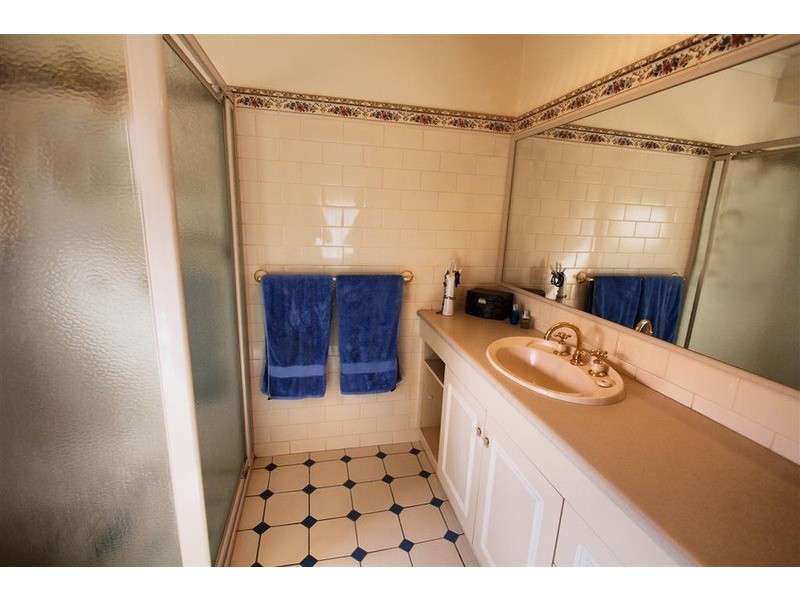 18 Gidgee Place, Glenfield Park NSW 2650