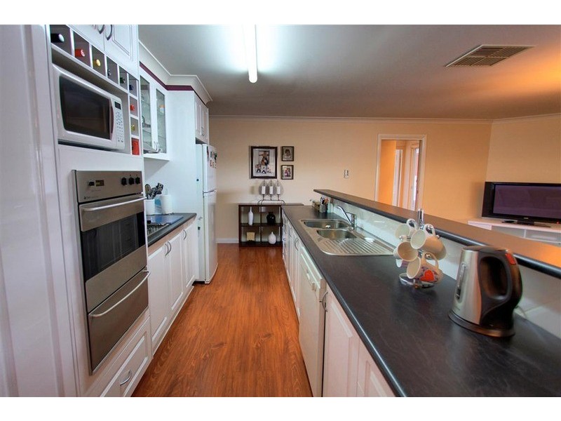 18 Gidgee Place, Glenfield Park NSW 2650