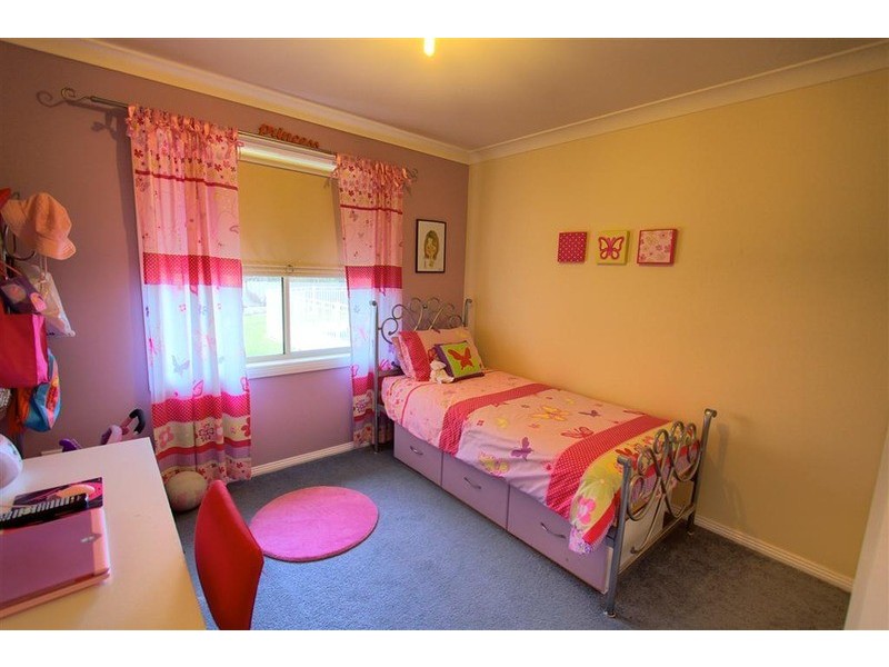 18 Gidgee Place, Glenfield Park NSW 2650