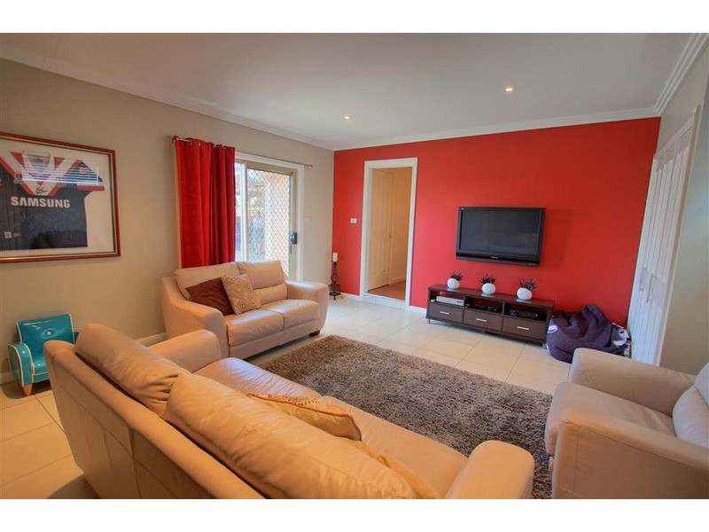 18 Gidgee Place, Glenfield Park NSW 2650