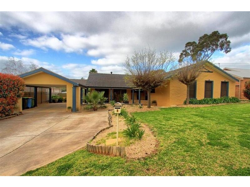 9 Lansdowne Avenue, Lake Albert NSW 2650