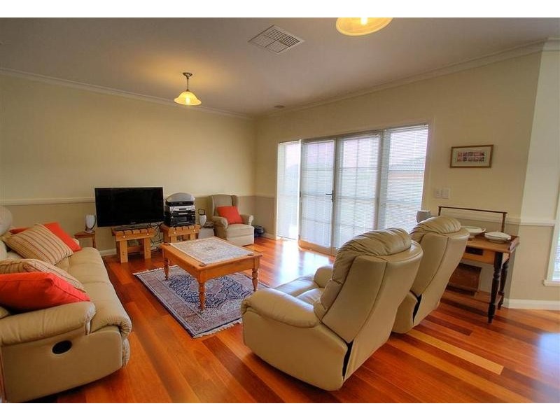51 Yarrawah Crescent, Bourkelands NSW 2650