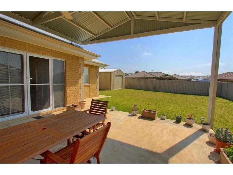 51 Yarrawah Crescent, Bourkelands NSW 2650
