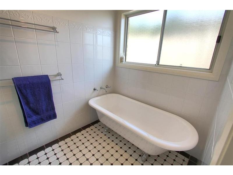 51 Yarrawah Crescent, Bourkelands NSW 2650