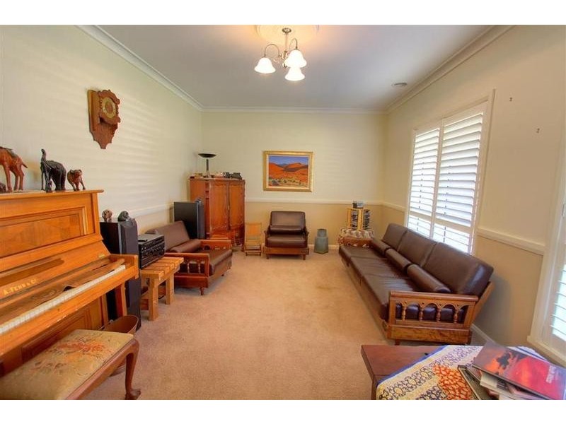 51 Yarrawah Crescent, Bourkelands NSW 2650
