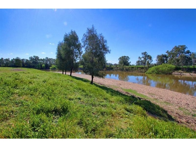 1 Roach Road, Wagga Wagga NSW 2650