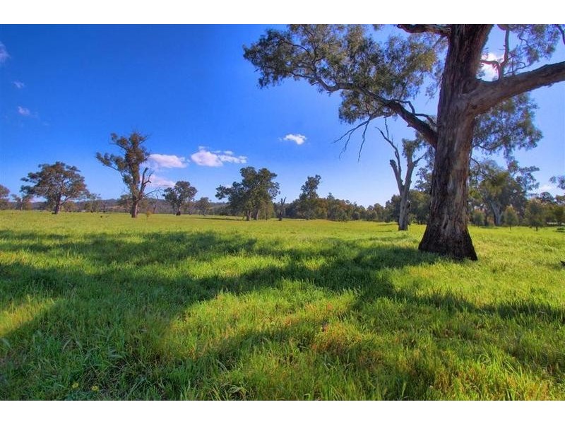 1 Roach Road, Wagga Wagga NSW 2650