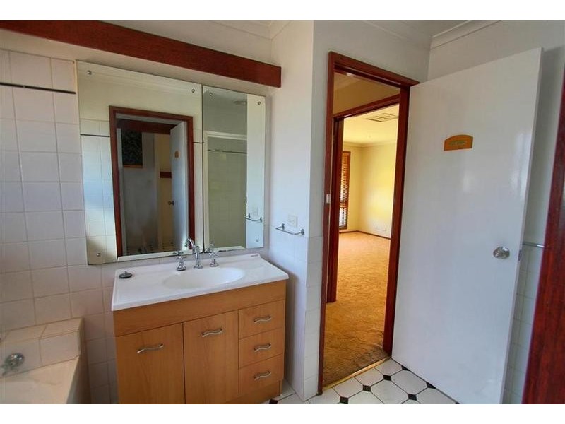 42 Crawford Street, Wagga Wagga NSW 2650